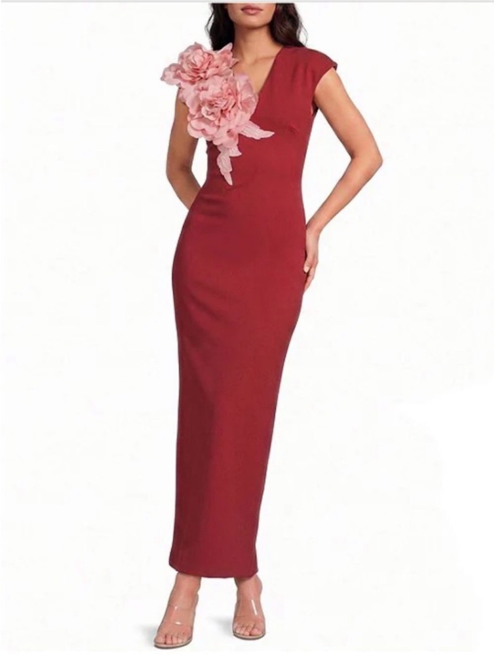 ✨NEW✨Elliatt Zahara Dres Plunge V-Neck 3D Floral Gown
Burgundy Red
